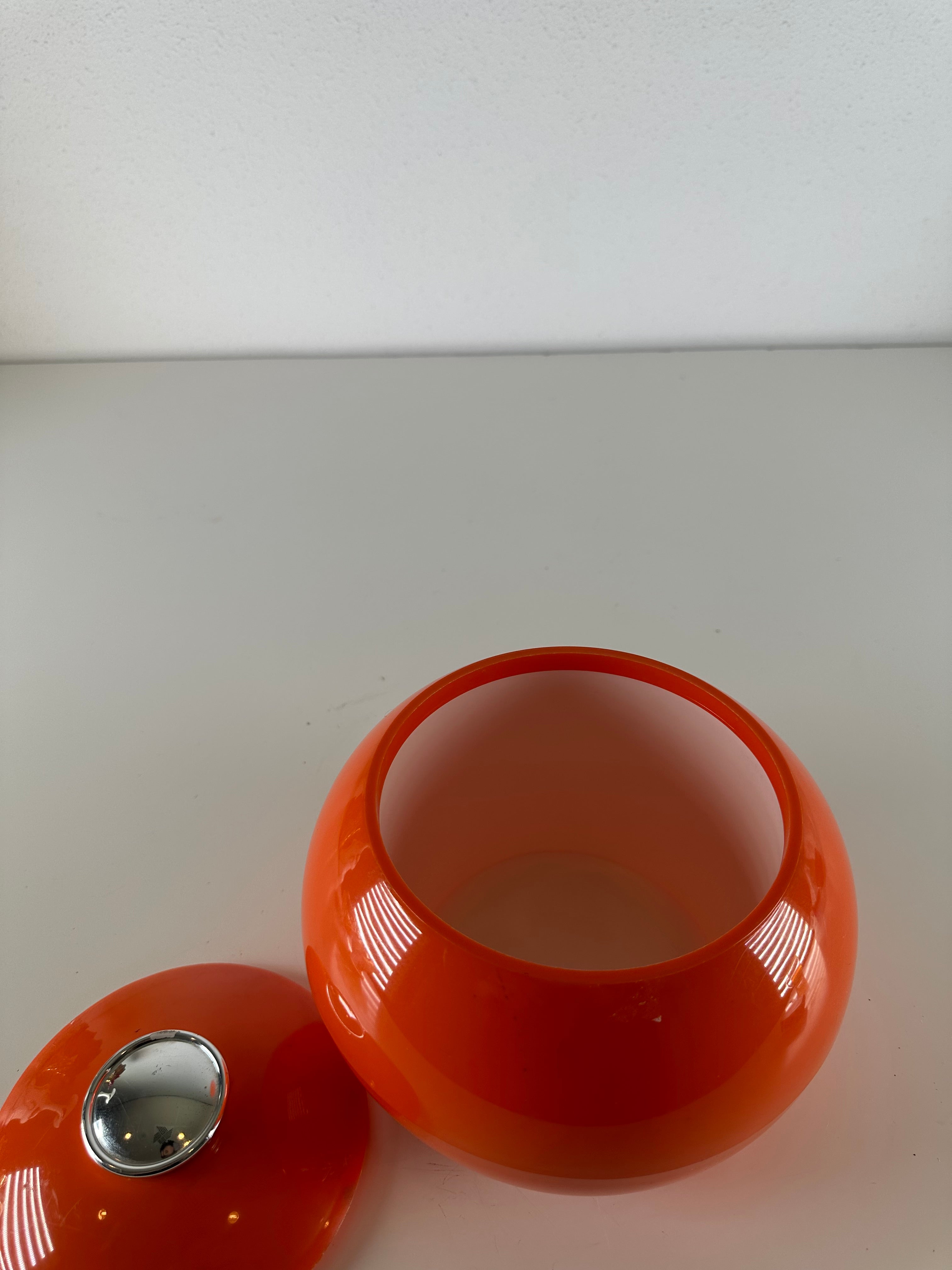 Oranje bonbon schaaltje