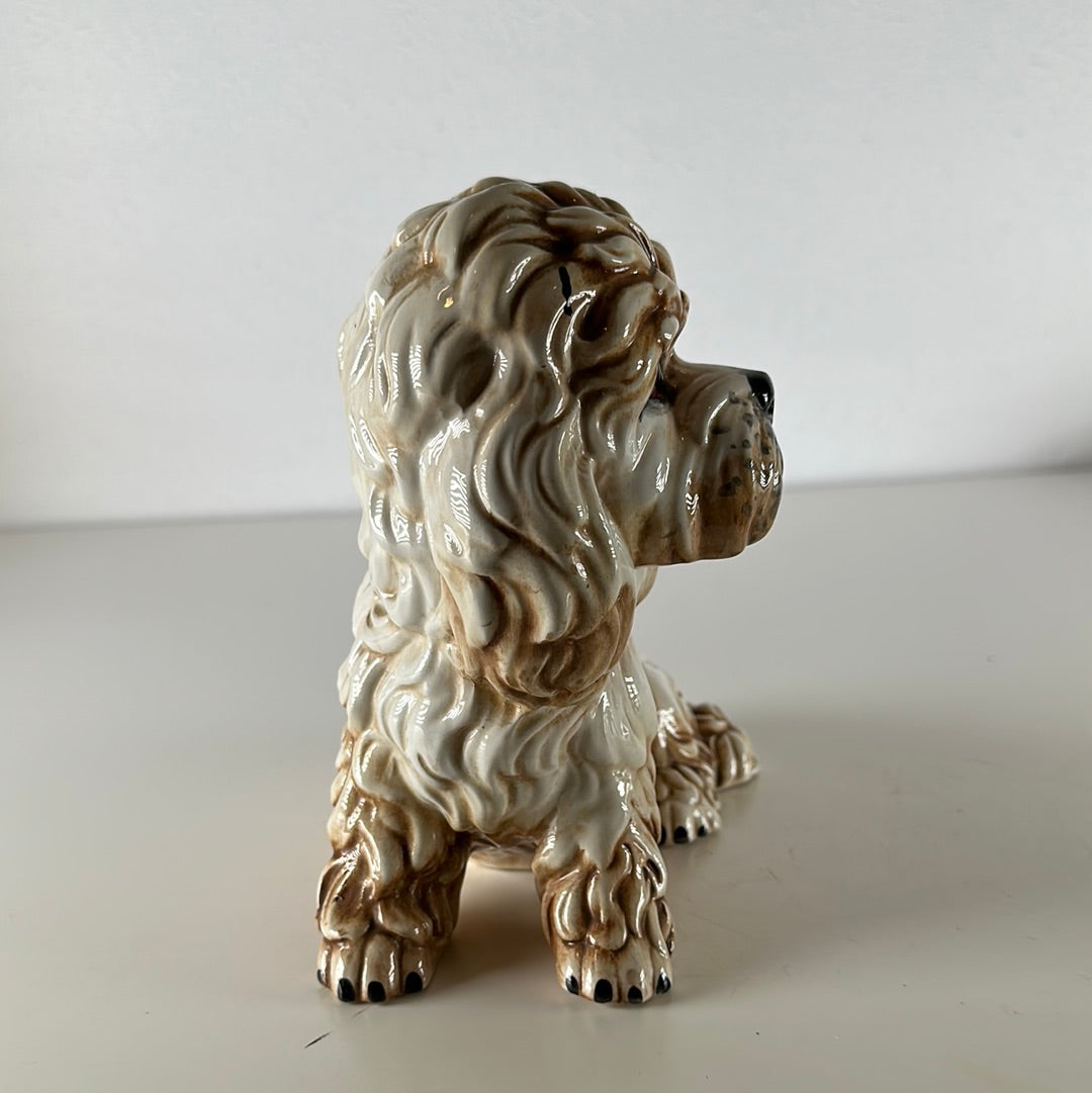 Beeldje van een hondje (porselein)